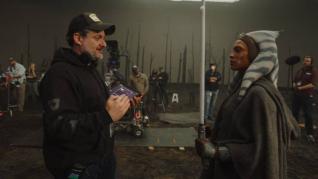 Dave Filoni y Rosario Dawson en set de grabación de Ahsoka