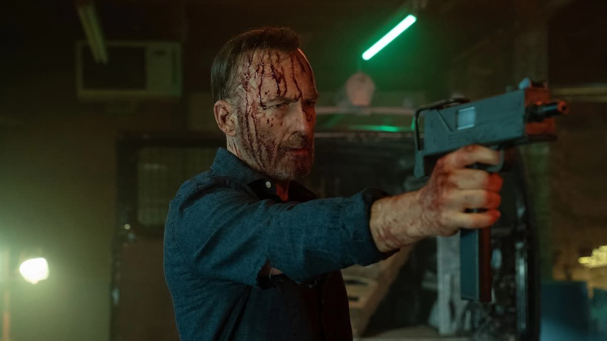 Bob Odenkirk regresa y arruina sus vacaciones en el explosivo tráiler de ‘Nadie 2’