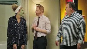 Fotograma del episodio 9: Extraños en la noche