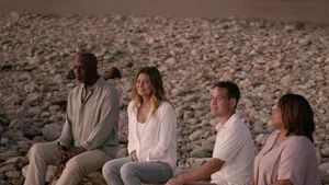 Fotograma del episodio 4: Nunca caminarás sin compañía