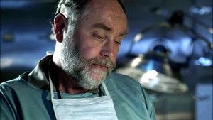 Fotograma del episodio 7: Enjaulada