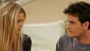 Fotograma del episodio 9: Si, monseñor