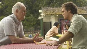 Fotograma del episodio 8: Muerte en la carretera