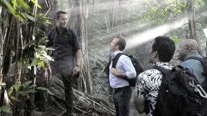 Fotograma del episodio 1: Mai Ho'oni I Ka Wai Lana Malie (No agites el agua que está calma)