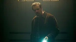 Fotograma del episodio 5: Capítulo cinco: La pulga y el acróbata