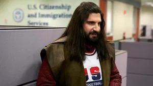 Fotograma del episodio 8: Ciudadanía