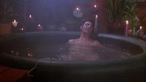 Fotograma del episodio 5: El jacuzzi