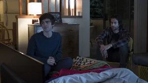 Fotograma del episodio 14: Ella.