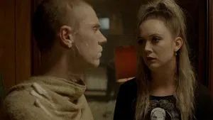 Fotograma del episodio 10: Charles (Manson) a cargo