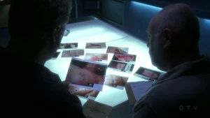 Fotograma del episodio 5: Prescinde de Todo lo Demás