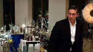 Fotograma del episodio 18: Identity Crisis