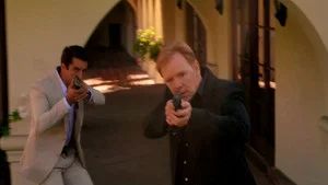 Fotograma del episodio 10: Dios Los Hace