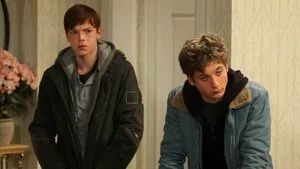 Fotograma del episodio 9: But At Last Came a Knock