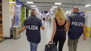 Fotograma del episodio 6: El Show Debe Continuar