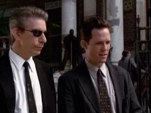 Fotograma del episodio 7: Incivilizado
