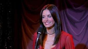 Fotograma del episodio 13: Monica canta