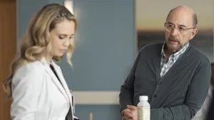 Fotograma del episodio 12: Mutaciones.
