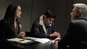 Fotograma del episodio 14: Farsa