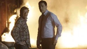 Fotograma del episodio 9: Rojo fuego