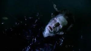 Fotograma del episodio 8: Fracturados