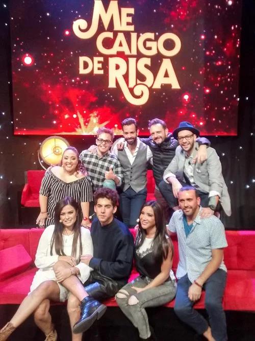 ME CAIGO DE RISA