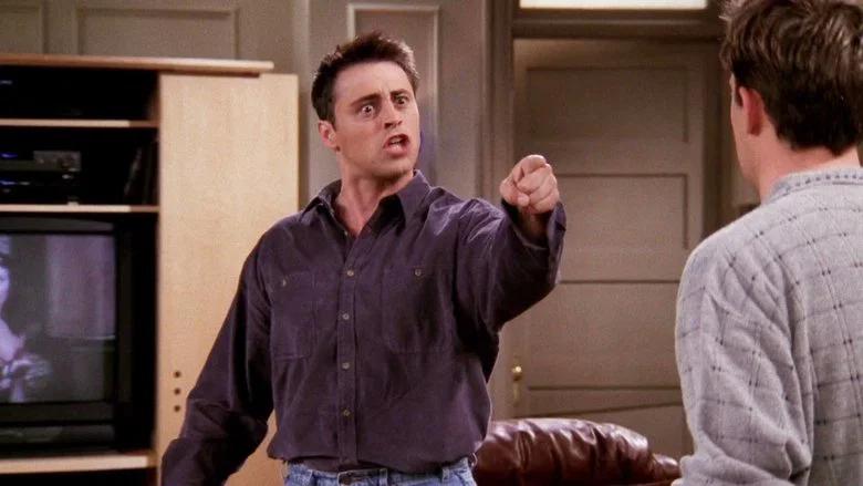 Chandler se pasa de la raya