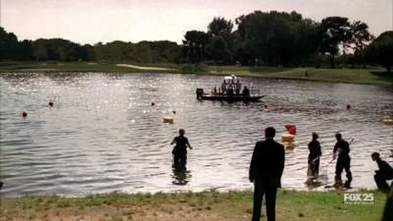Una madre y un niño en la bahía